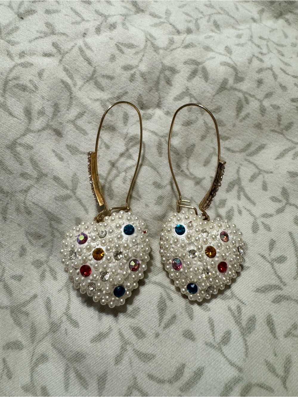 Betsey Johnson White Pearl Heart Drop Earrings with Multicolor Crystals